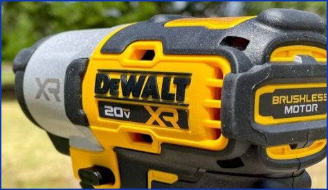 What is the difference between DeWalt Max and XR?